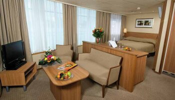 1548638512.0801_c683_Viking River Cruises - Truvor - Accommodation - Photo 1 - Suite AA.jpg
